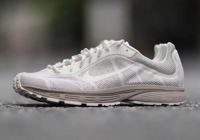 nike-zoom-streak-3-cream-ii-sail-IQ8020-200-1.jpg