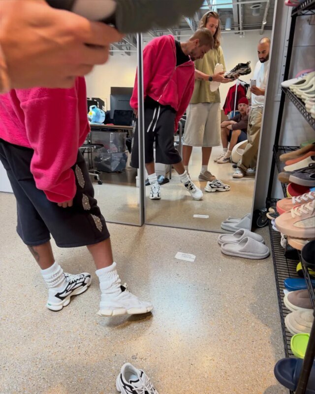 justin-bieber-skylrk-sensory-runner-6.jpg