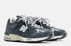 The New Balance 991 Rolls Out Two Luxe “Essential” Looks