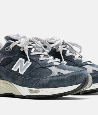 The New Balance 991 Rolls Out Two Luxe “Essential” Looks