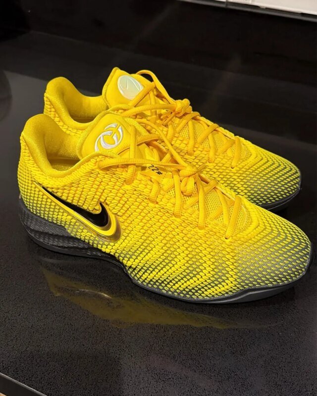 nike-caitlin-1-iowa-yellow-black-1.jpg