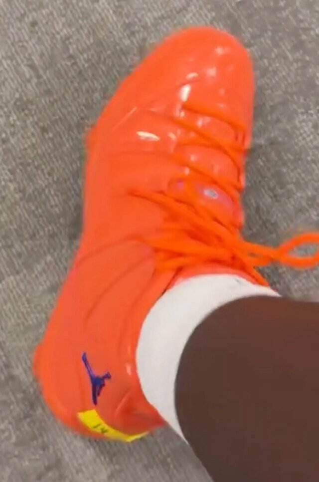 air-jordan-11-florida-gators-pe-cleats-4.jpg