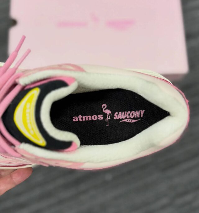 atmos-saucony-flamingo-1.jpg