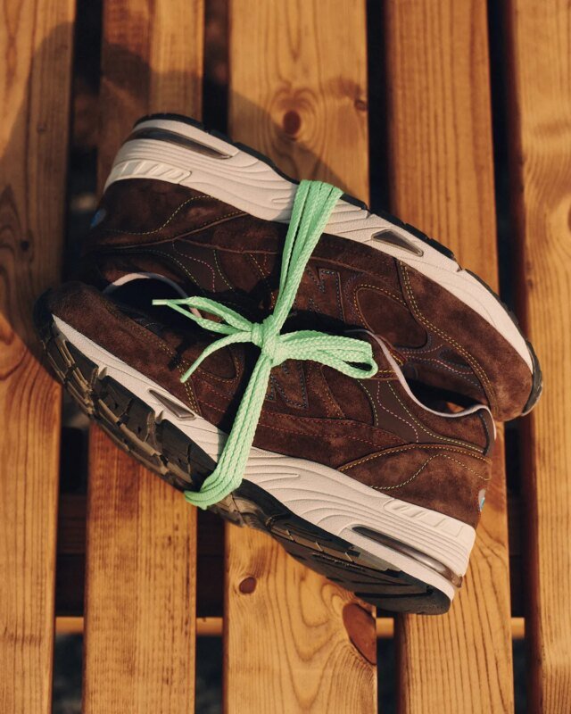 bleue-burnham-new-balance-991-release-date-3.jpg