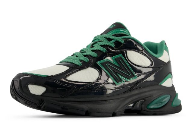 new-balance-2010-black-green-patent-leather-U20104CJ-7.jpg