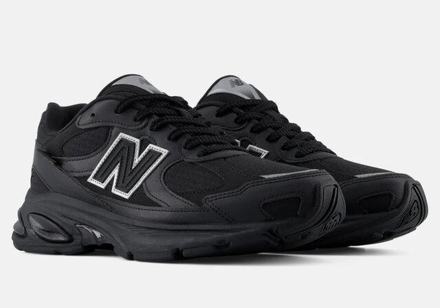 new-balance-2010-cordura-black-2.jpg