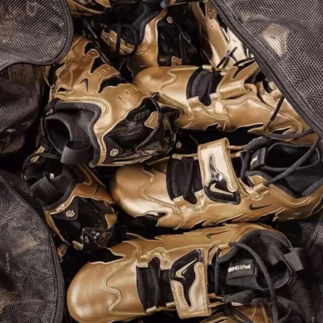 nike-air-dt-max-96-colorado-buffaloes-pe-cleats-2.jpg