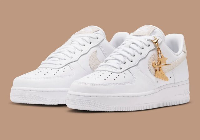 nike-air-force-1-low-white-metallic-gold-charms-iz8908-100-4.jpg