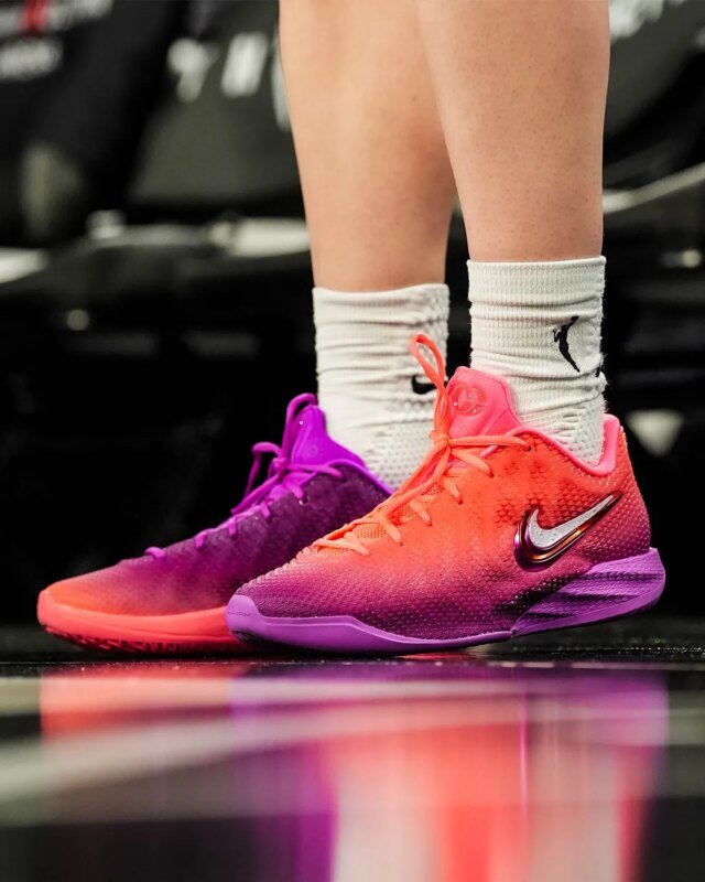 nike-caitlin-1-berry-fade-7.jpg