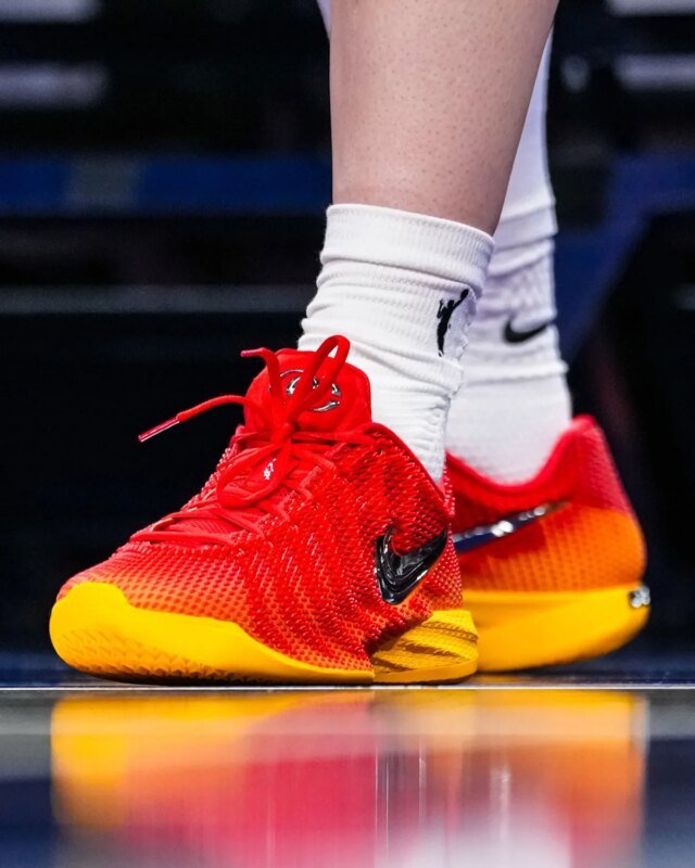nike-caitlin-1-kansas-city-chiefs-sea-of-red-IH7423-601-4.jpg