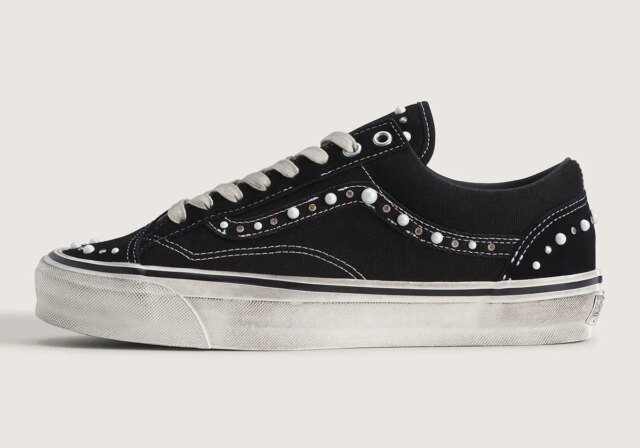 vans-old-skool-pearlized-black-marshmallow-white-VN000ZB8BPR-1.jpg